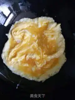 Make Garlic fried eggs step 2