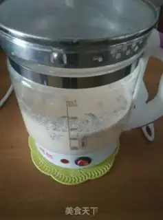 Make Homemade pearl milk tea step 8