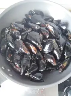 Make Onion mussels step 0