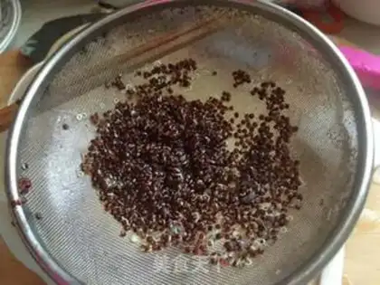 Make Onion quinoa mashed step 1