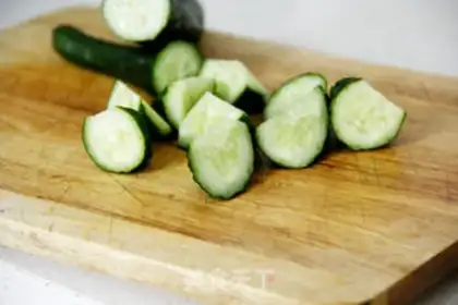 Make The cucumber cucumbers step 1