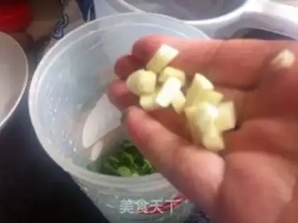 Make Seafood cyanide noodles step 4