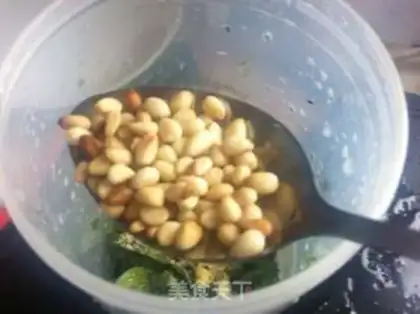 Make Seafood cyanide noodles step 5