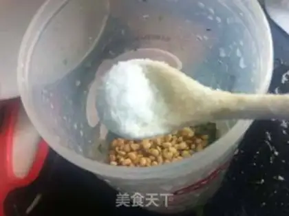 Make Seafood cyanide noodles step 6