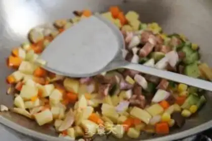 Make Red curry shrimp rice step 3