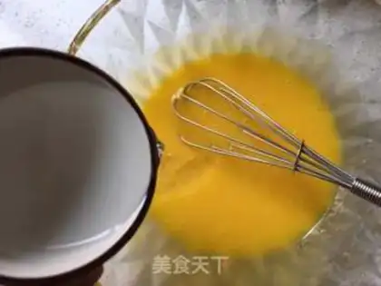 Make Little bunny cream cake step 2