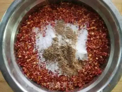 Make Simple pepper oil practices step 1