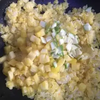 Make Pineapple rice step 5