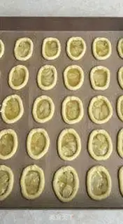 Make Roman shield step 11