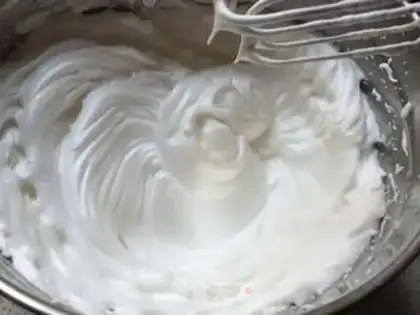 Make Little bunny cream cake step 10