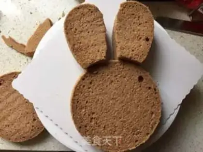 Make Little bunny cream cake step 18