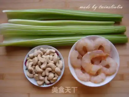 Make Celery cashew shrimp step 0