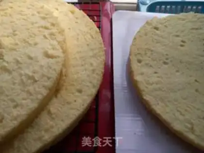 Make Smiling dolls and bath cakes step 1