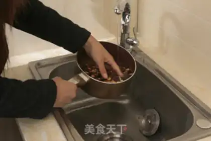 Make Sour plum soup step 1
