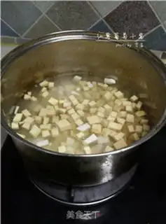 Make Red potato raisin sauce step 3