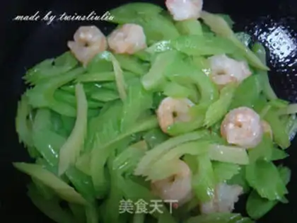 Make Celery cashew shrimp step 8