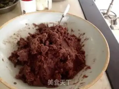 Make Frozen red bean pie step 1