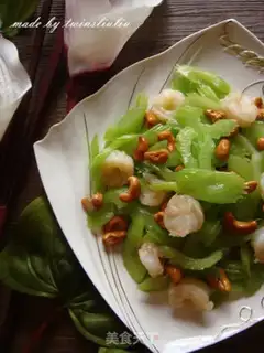 Make Celery cashew shrimp step 12