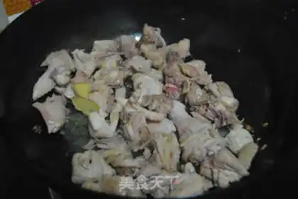 Make Spicy mushroom chicken step 4