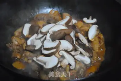Make Spicy mushroom chicken step 8