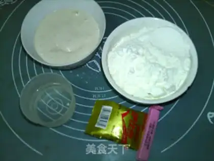 Make Pyramid onion rolls step 0