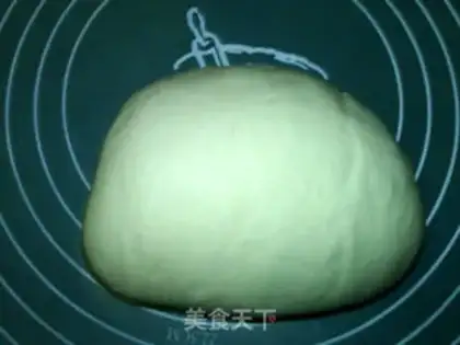 Make Pyramid onion rolls step 8
