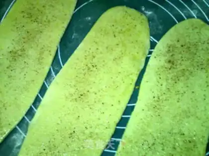 Make Pyramid onion rolls step 14