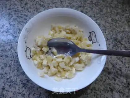 Make Banana sesame rice pie step 4