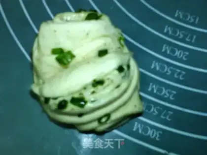 Make Pyramid onion rolls step 21