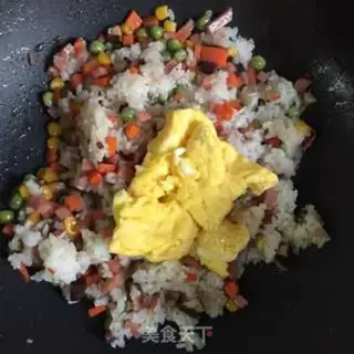 Make Ridiculous mushroom egg fried rice step 6