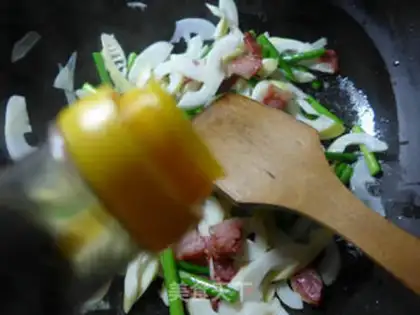 Make Garlic pork and thunder step 7