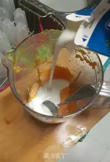 Make Mango yogurt step 1