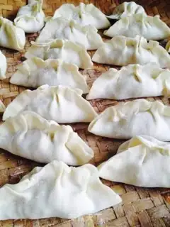 Make Breakfast pot sticker step 1