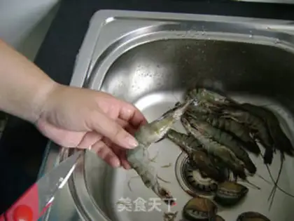 Make Abalone sucking shrimp step 1