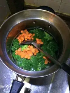 Make Orchid carrots for sausage step 2