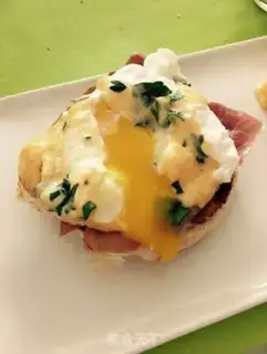Make Benedick eggs step 8