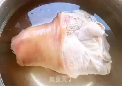 Make Red burning pig elbows step 5