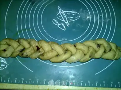 Make Greek Easter bread step 15