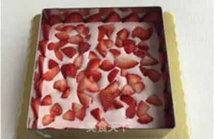 Make Strawberry cheese mousse step 6