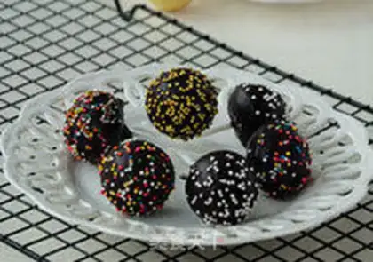 Make Chocolate lollipop cake step 9