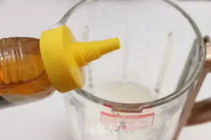 Make Mango honey milk step 4