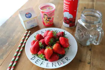 Make Strawberry shakes step 0