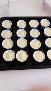 Make Twinberry cupcakes step 3