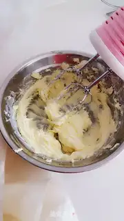 Make Twinberry cupcakes step 5