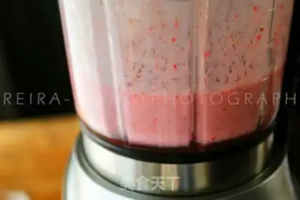 Make Strawberry shakes step 6