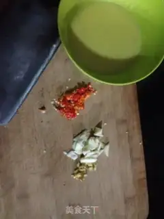 Make Scorched fish and grass step 1