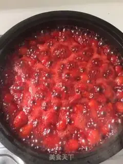 Make Homemade strawberry jam step 3