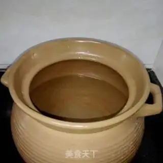 Make Lotus pig belly soup step 2