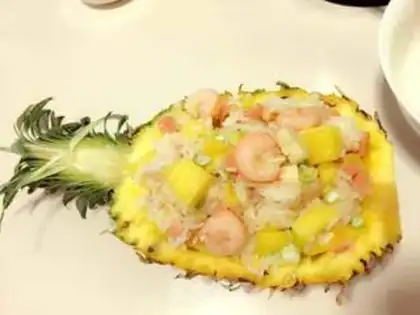 Make Pineapple rice step 2