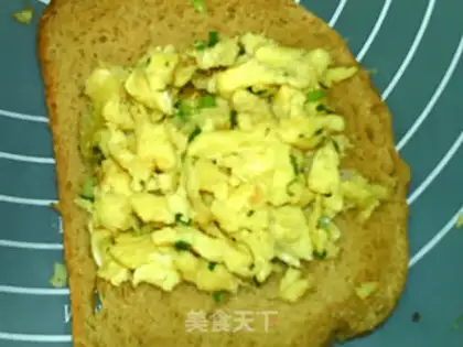 Make Onion eggs, whole wheat sandwich step 10
